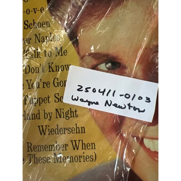 Wayne Newton Vinyl Record Trio: Showcases his Classic hits See Photos - Picture 6 of 6